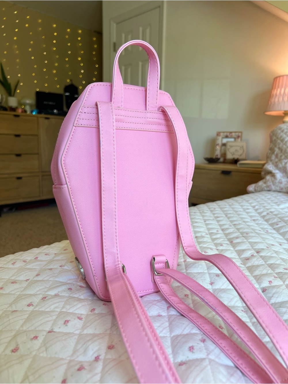 Monster High Draculaura Pink Coffin Mini Backpack Hot Topic Cosplay Bag Purse - Picture 6 of 9